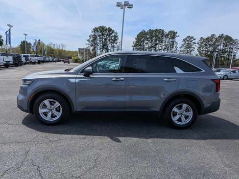 Used 2022 Kia Sorento LX image 8