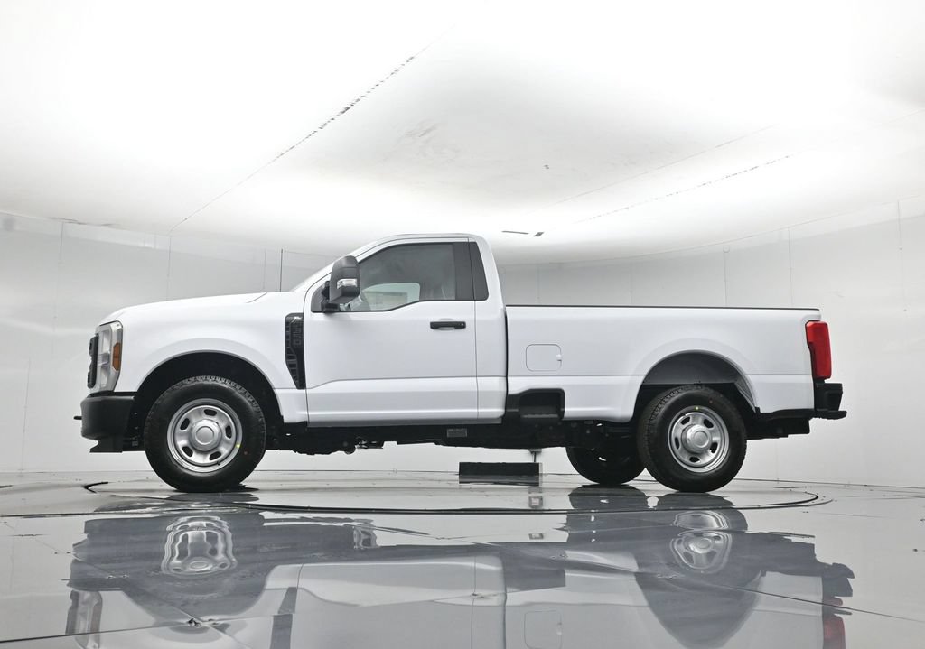 New 2027 Ford F350 XL w/ XL Chrome Package RWD image 7