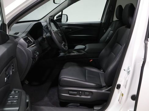 Used 2025 Honda Ridgeline RTL image 13