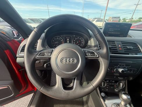 Used 2018 Audi Q3 2.0T Premium Plus w/ Premium Plus Package AWD/4WD image 16