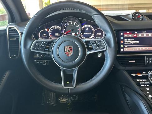 Used 2023 Porsche Cayenne image 17