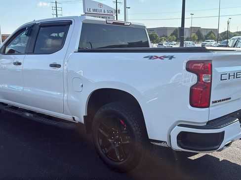 Used 2023 Chevrolet Silverado 1500 RST w/ Redline Edition AWD/4WD image 5