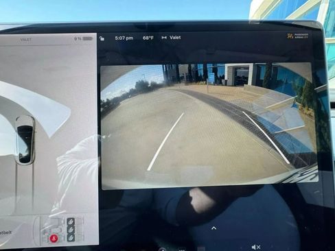 Used 2022 Tesla Model Y Long Range image 19