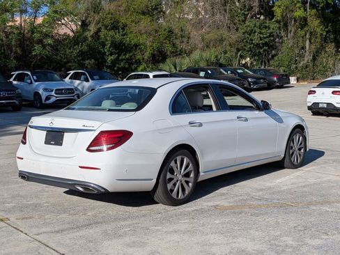 Certified 2017 Mercedes-Benz E 300 4MATIC image 5