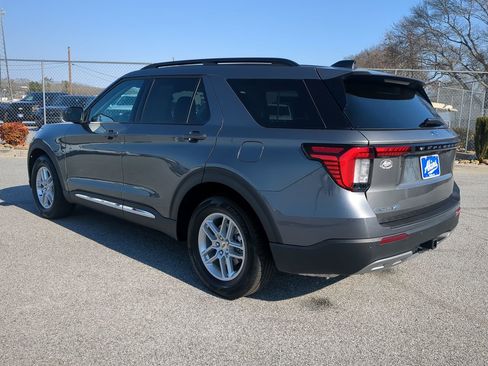 Certified 2025 Ford Explorer Active w/ Active Comfort Package image 5