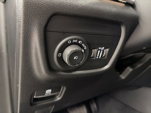 New 2026 Jeep Grand Cherokee L Limited RWD image 19