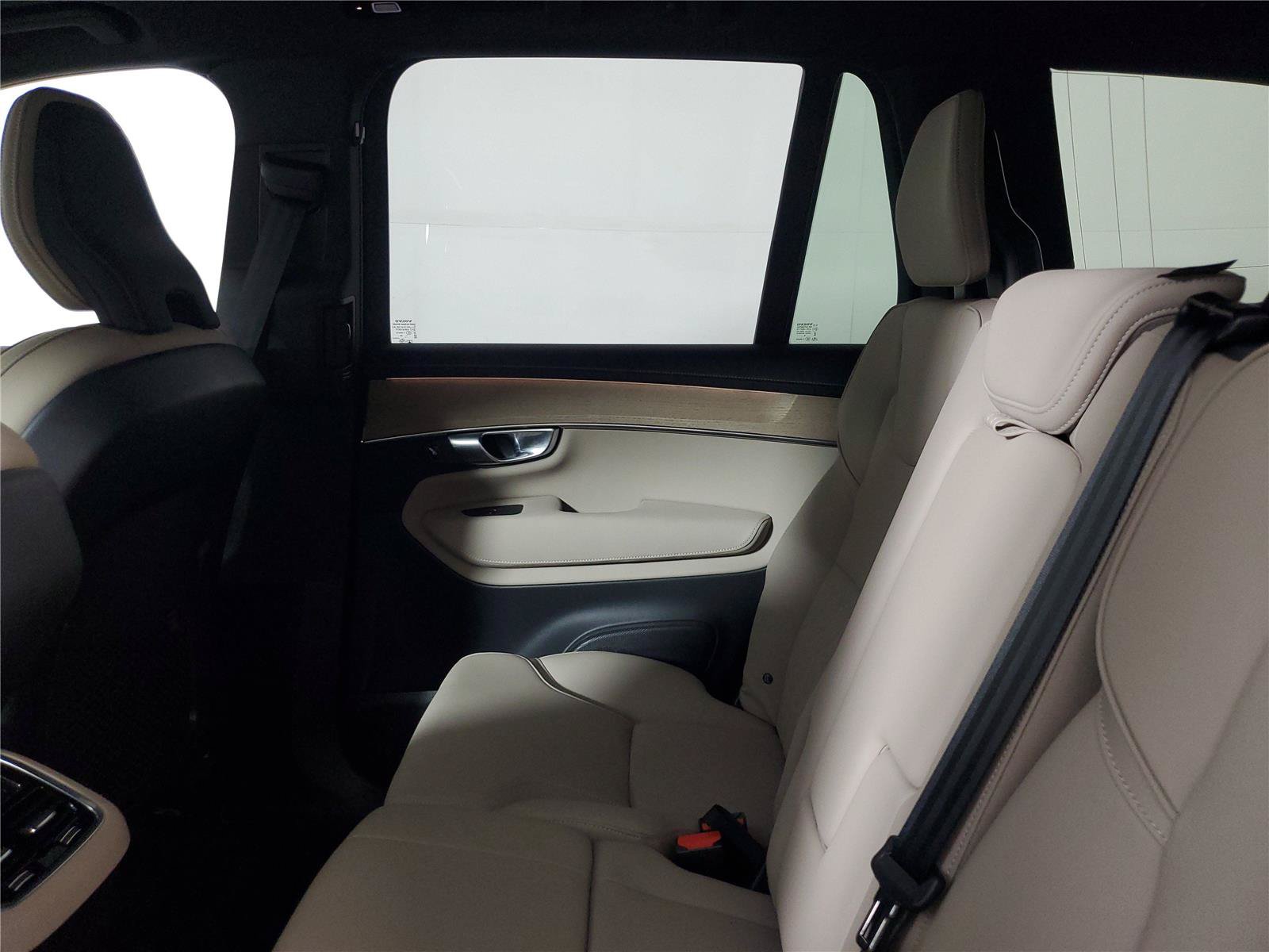 Certified 2026 Volvo XC90 B6 Plus AWD/4WD image 10