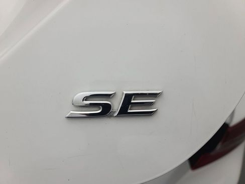 Used 2024 Toyota Camry SE image 13