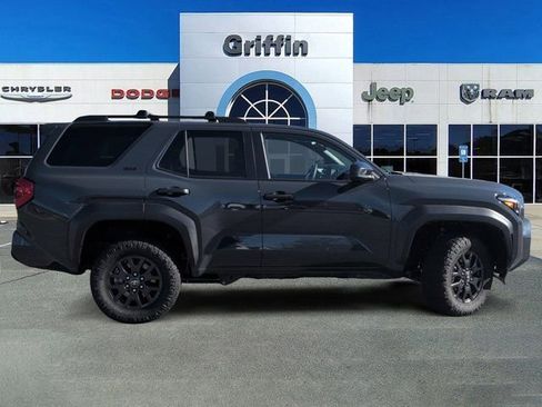 Used 2025 Toyota 4Runner SR5 image 3