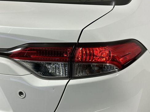 Used 2020 Toyota Corolla L image 29