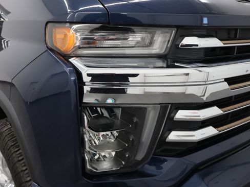 Used 2021 Chevrolet Silverado 2500 High Country w/ Z71 Off-Road Package image 27