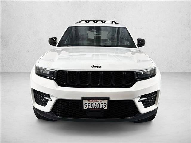 Used 2023 Jeep Grand Cherokee Altitude AWD/4WD image 2