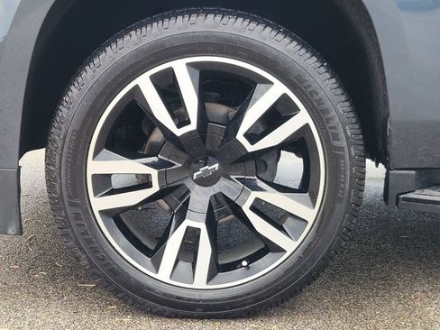 Used 2020 Chevrolet Suburban LT w/ RST Edition RWD image 7