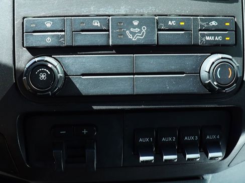 Used 2014 Ford F350 XL w/ Power Equipment Group image 46