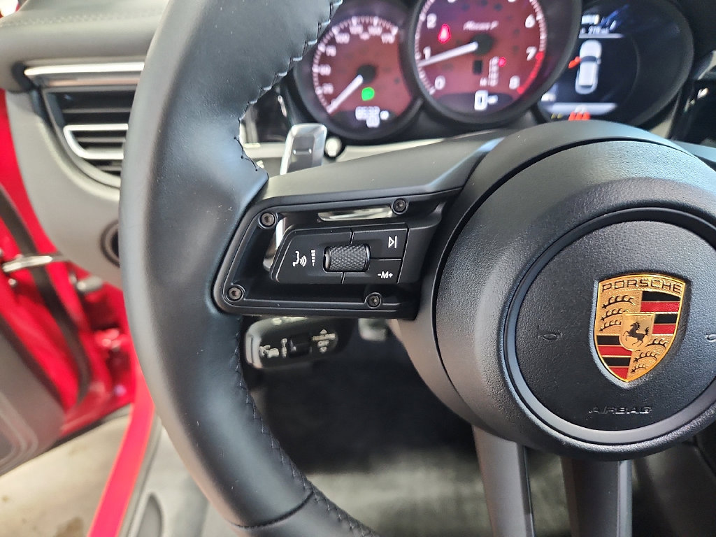 Certified 2026 Porsche Macan Turbo AWD/4WD image 21