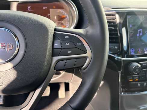 Used 2019 Jeep Grand Cherokee Altitude image 19