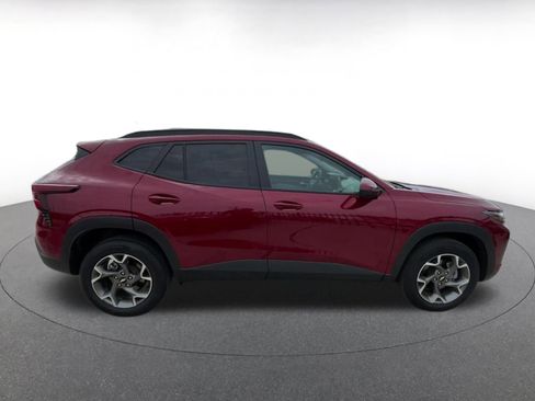 Used 2025 Chevrolet Trax LT image 16