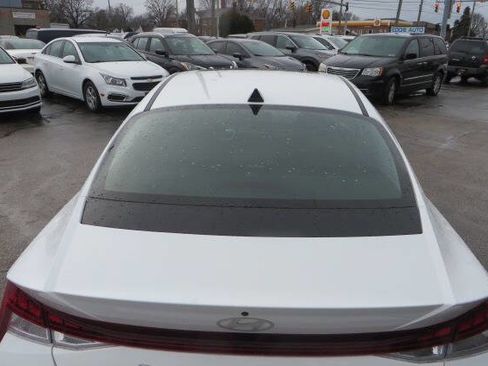 Used 2025 Hyundai Elantra SEL FWD image 46