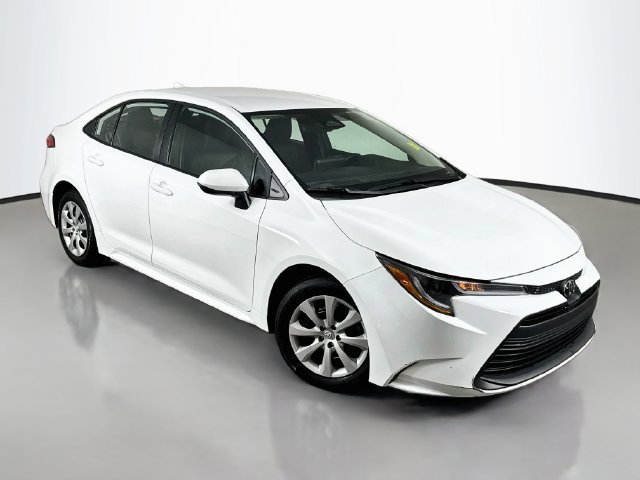 Used 2025 Toyota Corolla LE FWD image 3