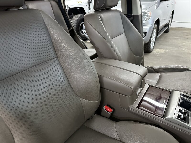 Used 2014 Lexus GX 460 w/ Premium Package AWD/4WD image 36