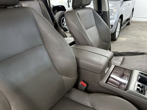 Used 2014 Lexus GX 460 w/ Premium Package AWD/4WD image 36