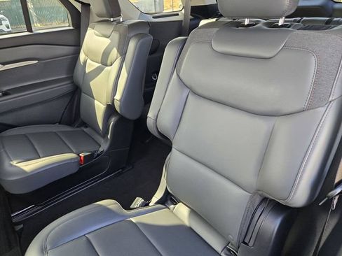 Used 2026 Ford Explorer Active w/ Active Comfort Package RWD image 10