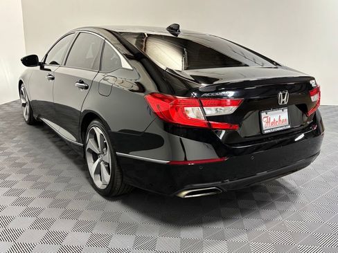 Certified 2018 Honda Accord Touring image 4