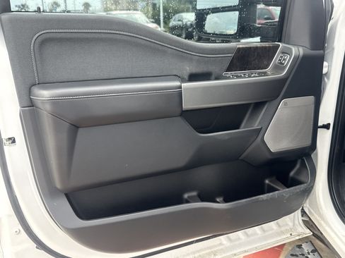 Used 2026 Ford F250 Lariat AWD/4WD image 3