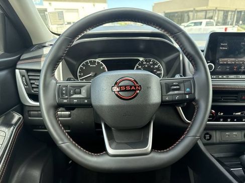 Used 2026 Nissan Rogue SV AWD/4WD image 14