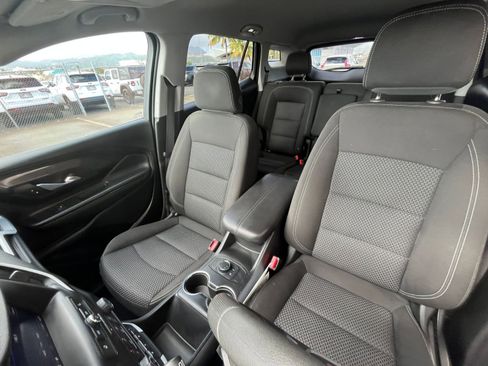 Used 2024 GMC Terrain SLE FWD image 36
