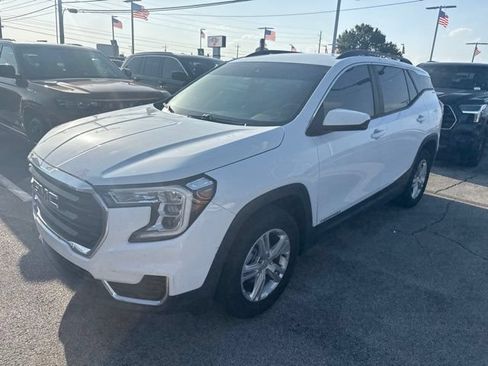 Used 2022 GMC Terrain SLE w/ Driver Convenience Package AWD/4WD image 2