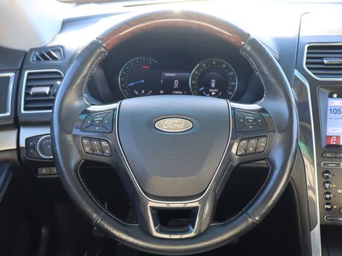 Used 2017 Ford Explorer Platinum image 16