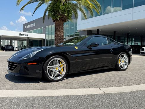 Used 2016 Ferrari California T RWD image 40
