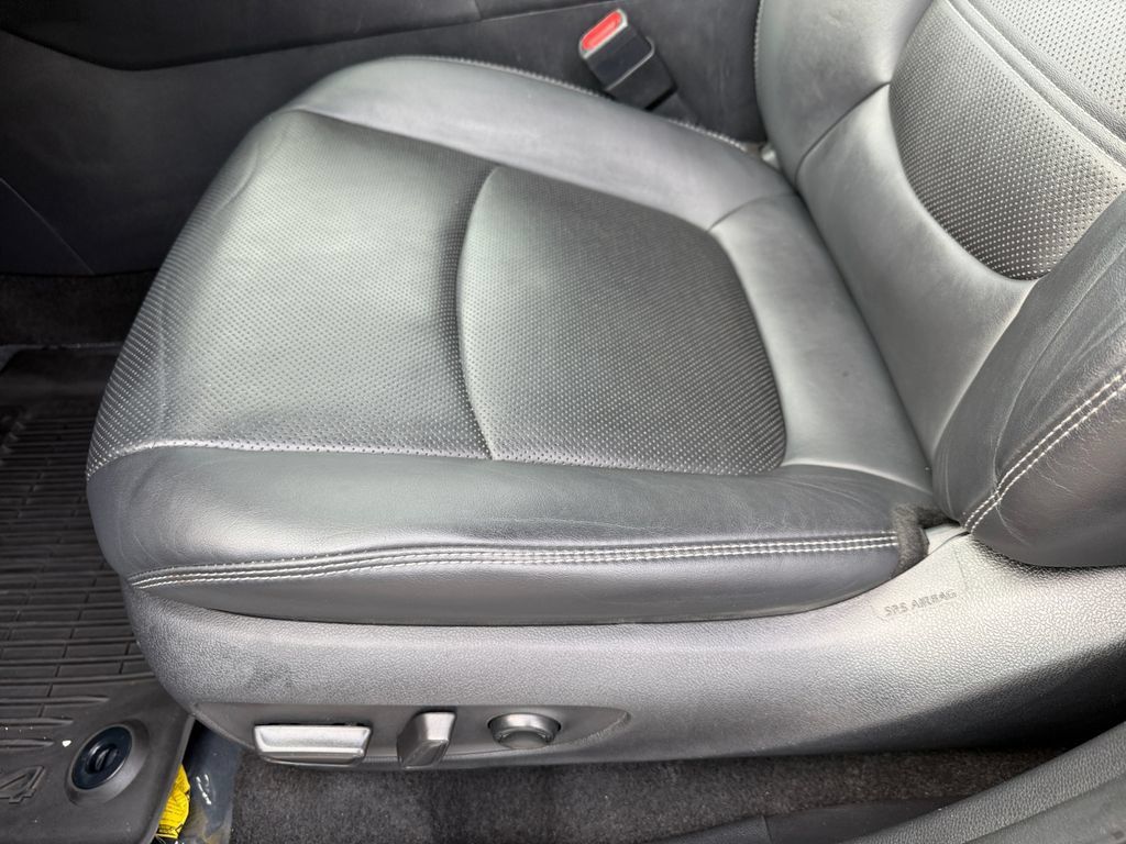 Used 2021 Toyota RAV4 Limited AWD/4WD image 25