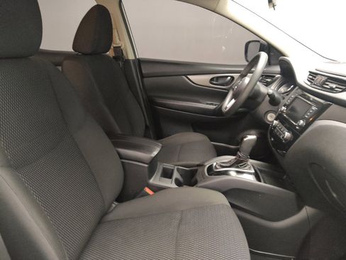 Used 2021 Nissan Rogue Sport S image 21