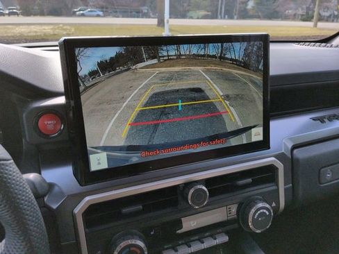 Used 2024 Toyota Tacoma TRD Off-Road w/ TRD Off Road Upgrade Package image 18