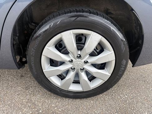 Used 2016 Toyota Corolla LE FWD image 31