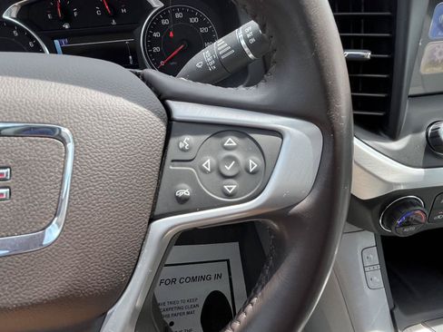Used 2019 GMC Acadia SLT w/ LPO, Floor Liner Package FWD image 8