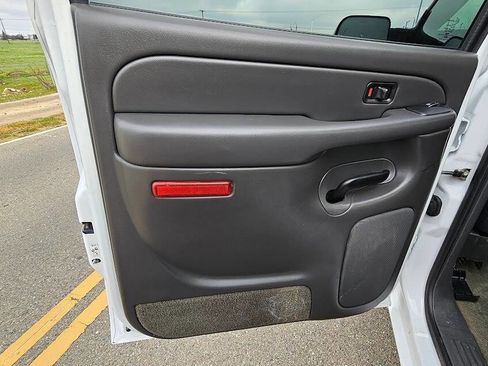 Used 2004 Chevrolet Silverado 2500 LT w/ Skid Plate Package image 34