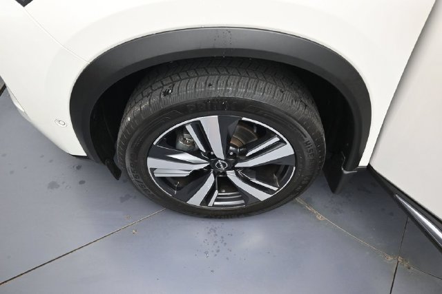 Used 2023 Nissan Rogue Platinum w/ Platinum Premium Package AWD/4WD image 36