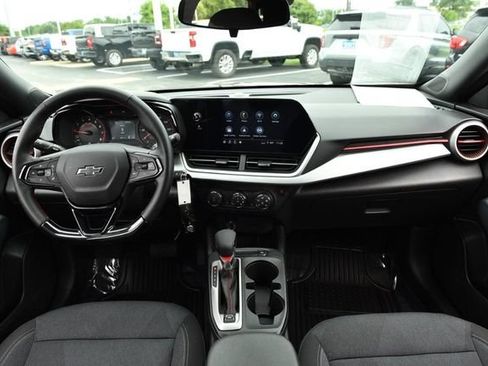 Used 2025 Chevrolet Trax RS w/ Driver Confidence Package FWD image 7