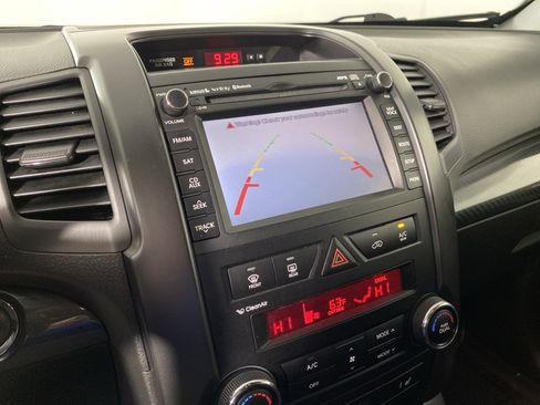 Used 2011 Kia Sorento SX image 5