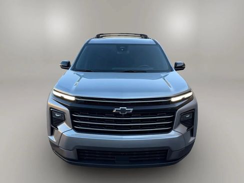 Used 2024 Chevrolet Traverse LT FWD image 5
