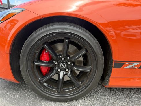 Certified 2024 Nissan Z Performance w/ Heritage Edition RWD image 8