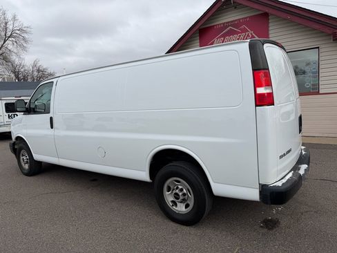 Used 2023 GMC Savana 3500 Extended w/ Driver Convenience Package image 3