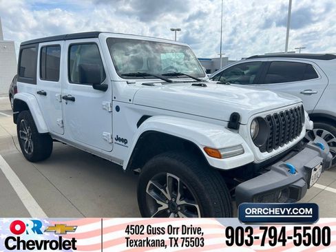 Used 2024 Jeep Wrangler Unlimited AWD/4WD image 1