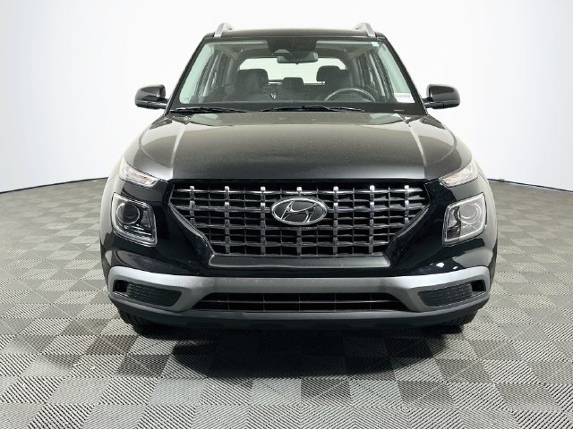 Used 2025 Hyundai Venue SEL FWD image 3
