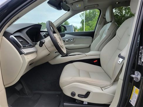 Used 2022 Volvo XC90 T5 Momentum w/ Climate Package image 20