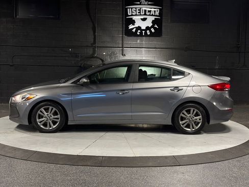 Used 2018 Hyundai Elantra SEL image 2