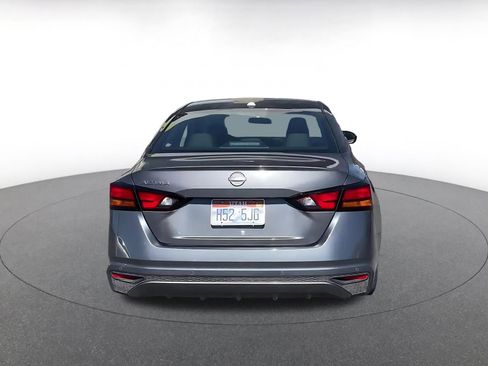 Used 2025 Nissan Altima 2.5 SV FWD image 12